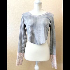 3/30 fashion nova gray long sleeve cropped pink lace